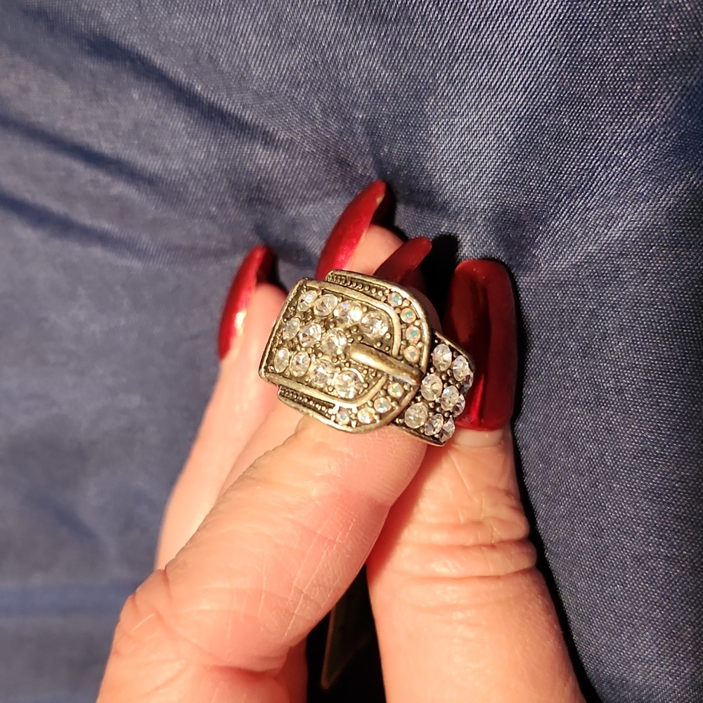 Buckle Up Ring Size 7 Premier Designs Brand